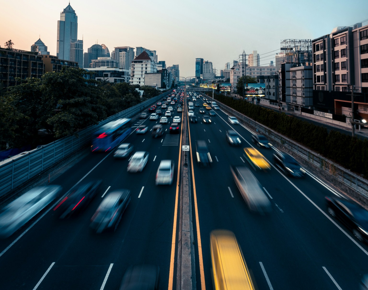 City leaders can accelerate ‘tipping point’ in electric trucks transition